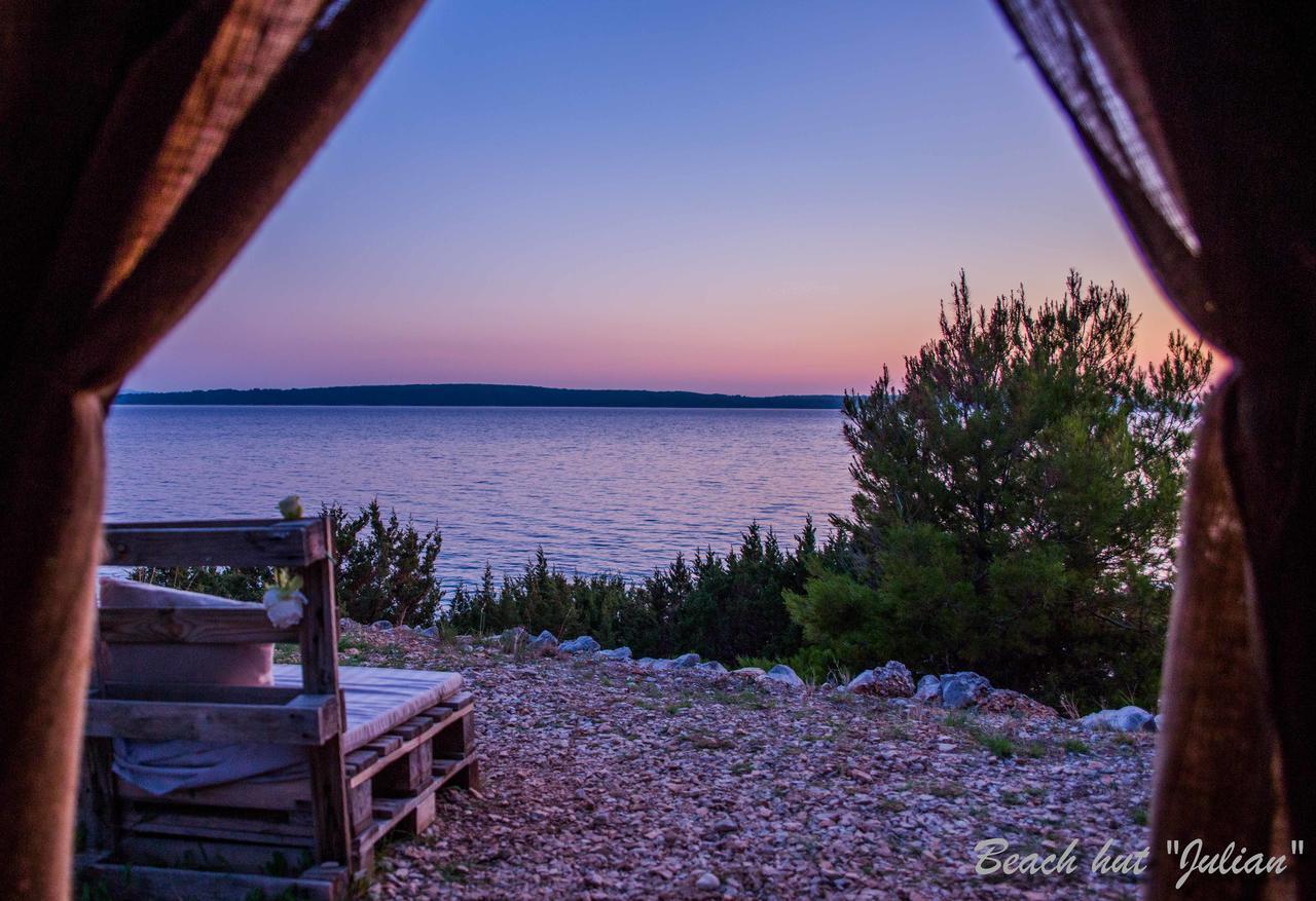 Cast Away - Eco Resort Zavala Dış mekan fotoğraf