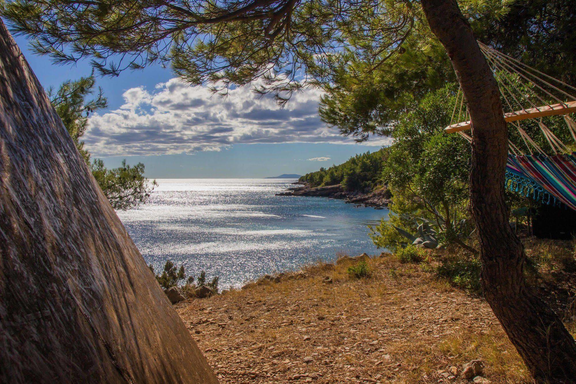Cast Away - Eco Resort Zavala Dış mekan fotoğraf