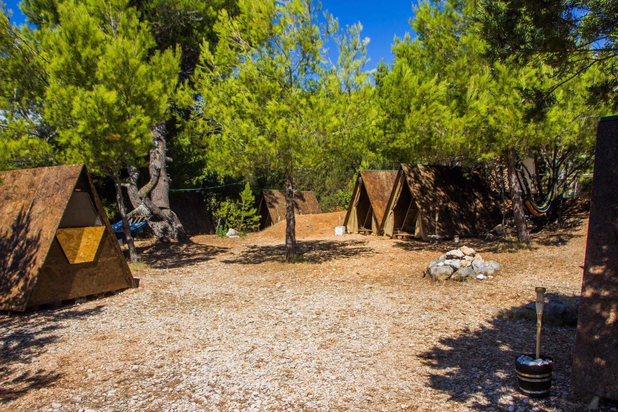 Cast Away - Eco Resort Zavala Dış mekan fotoğraf